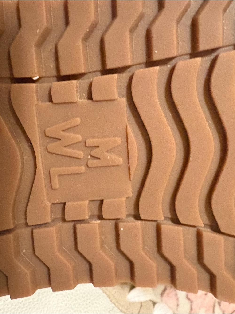 Madewell- MWL tennis shoes. Size 8.5. Like New!!! - Picture 6 of 9